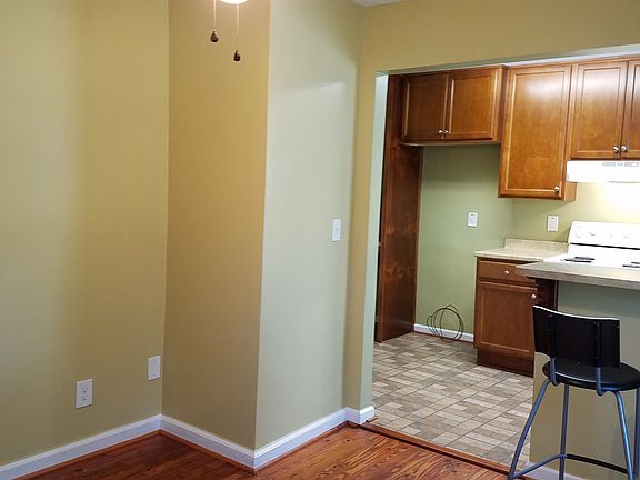 4th image of 209 Moreland Way