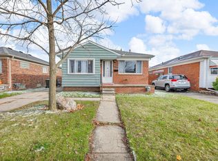 22716 Harmon St, Saint Clair Shores, MI 48080