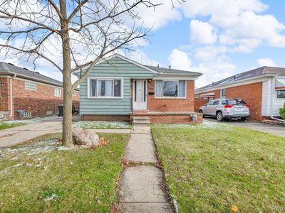 22716 Harmon St, Saint Clair Shores, MI, 48080
