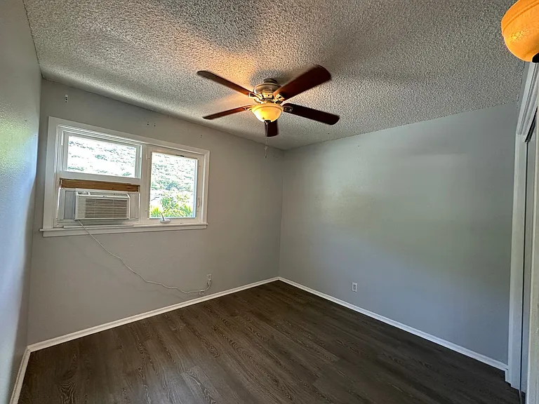 1058 Awawamalu St #E — Photo 3