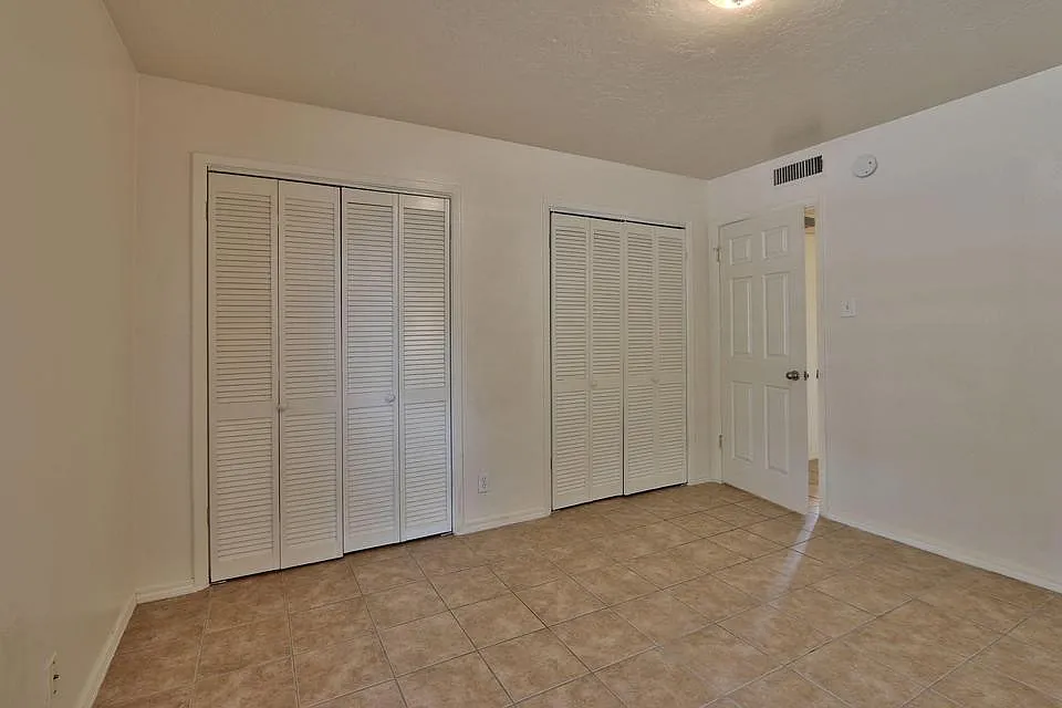 4601 Carlisle Boulevard Northeast Unit H3 - H3 — Photo 2