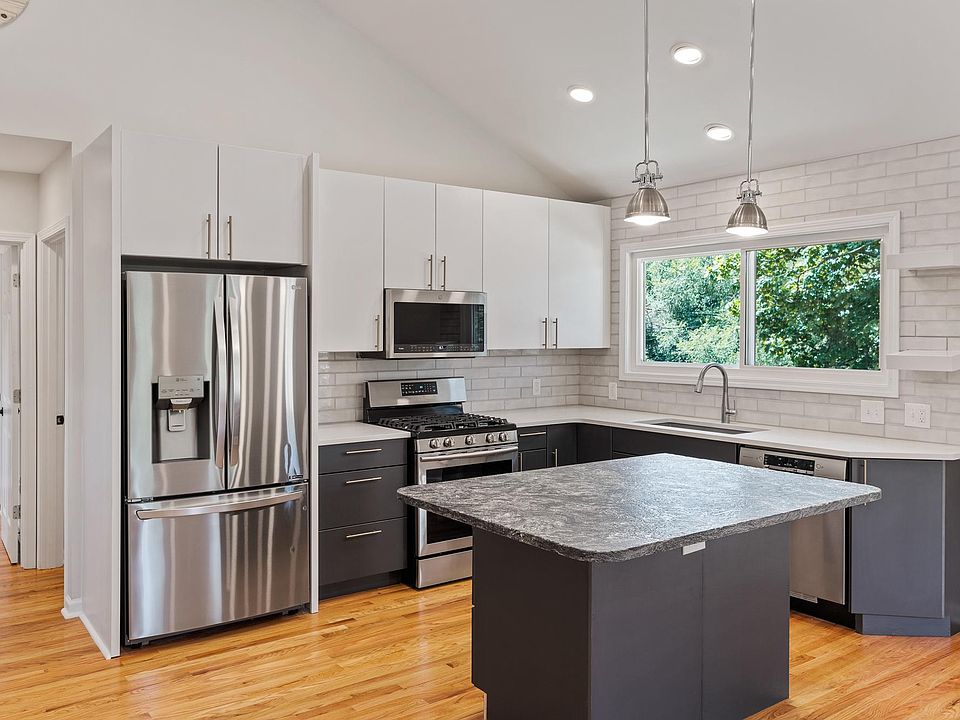 Luxury appliances with gas stove