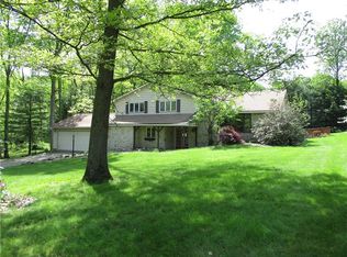 935 Latonka Dr, Mercer, PA 16137