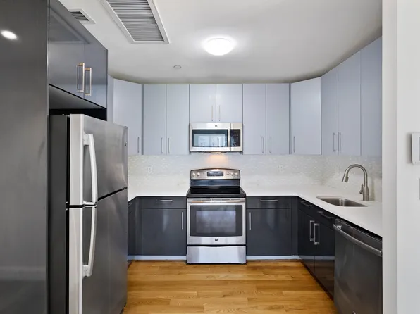 2727 Henry Hudson Parkway West image 6 of 38