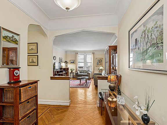 4th image of 680 W 204th St APT 4F