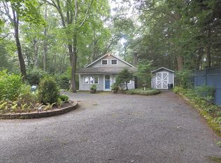 116 Woodside Trl, Dingmans Ferry, PA 18328