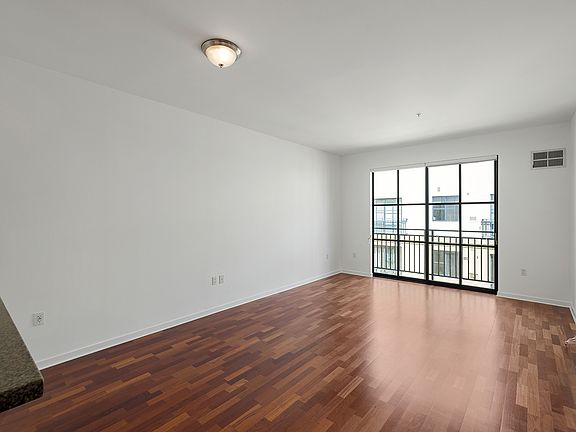 5th image of 88 Townsend St APT 417