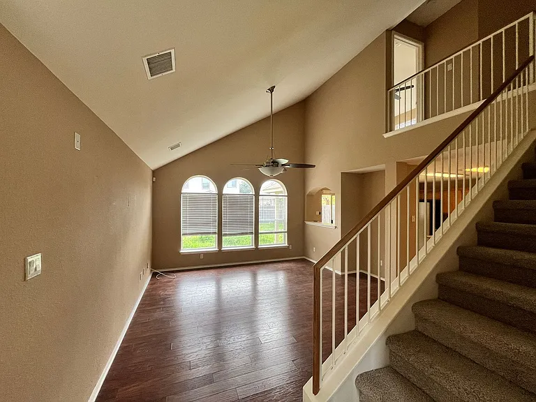 11313 Dodge Cattle Dr — Photo 4