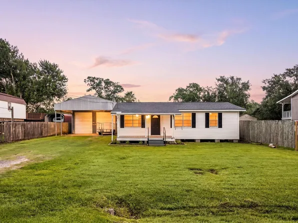 221 11th St, San Leon, TX 77539