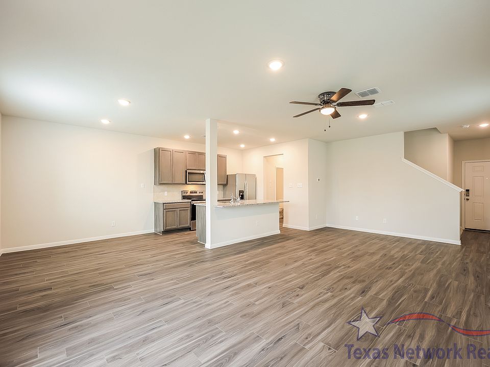 Living Kitchen Island - Texas Network Property Management