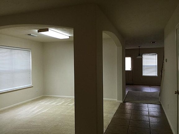 3rd image of 8427 Taraglen Ct