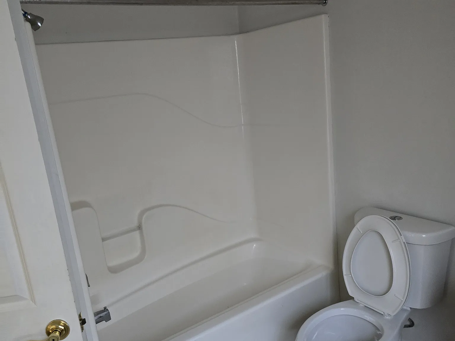 3 bed, 1700 sqft, $2,500 — Photo 4