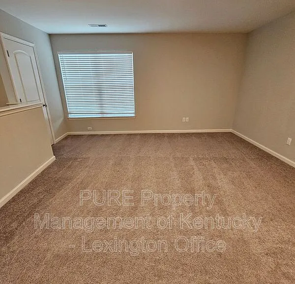 121 Forester Ct — Photo 13
