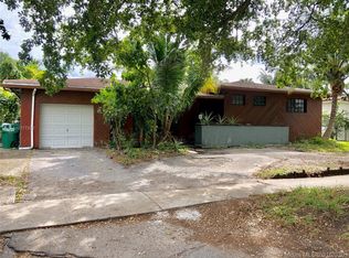 14905 S Spur Dr, Miami, FL 33161