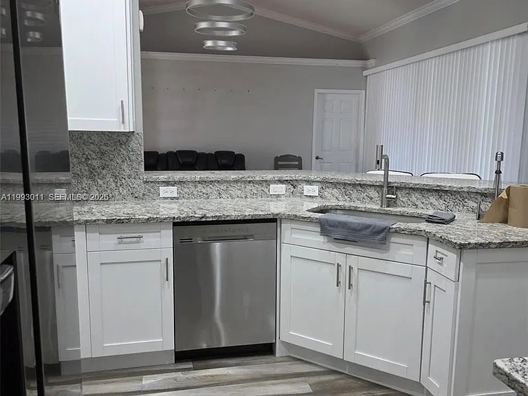 1816 Tomaso Ave — Photo 11