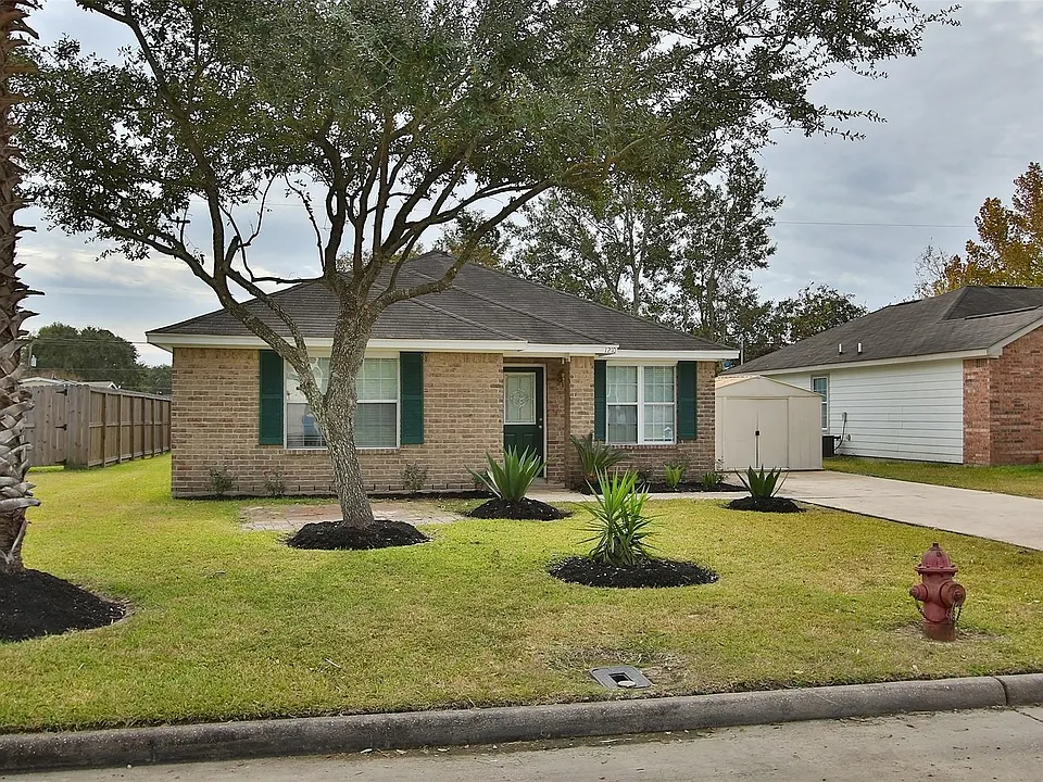 1210 Robert St
