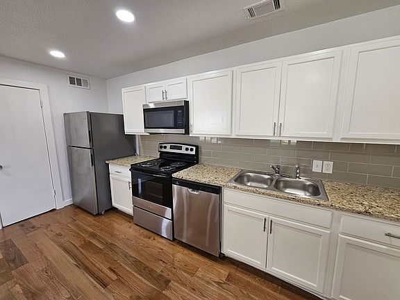 3rd image of 2402 Housley Dr
