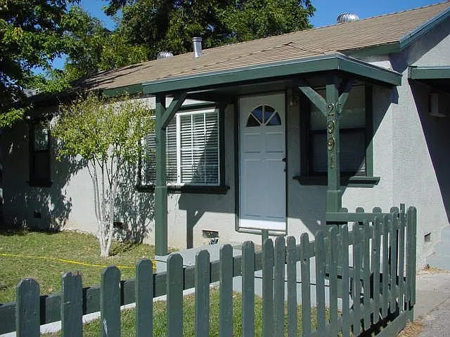 2991 36th Ave photo 1