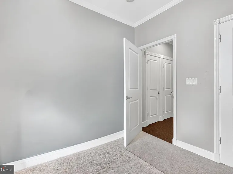 401 13th St NE #311 — Photo 24