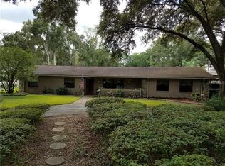 1229 Memory Ln, Lutz, FL 33549