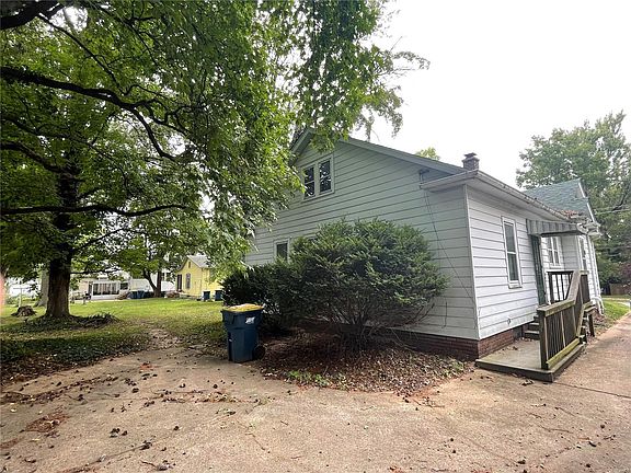 5th image of 820 Grand Ave