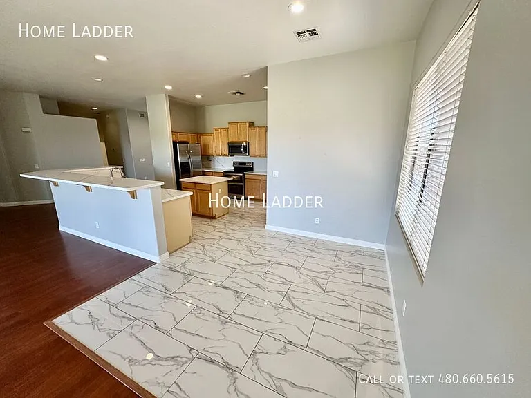 244 W Merrill Ave — Photo 7