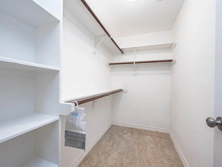 7308 Avenue R — Photo 21