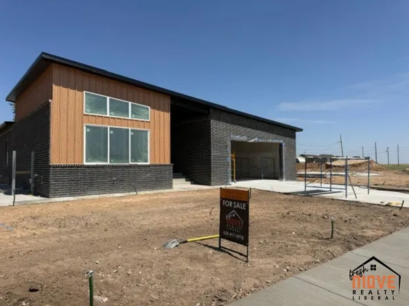 1321 Larry St, Liberal, KS 67901