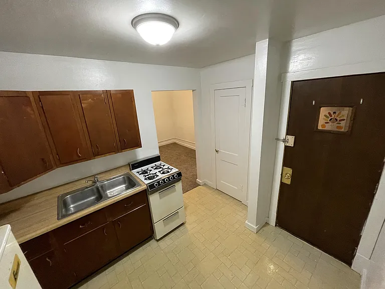 2945 Dekalb St #12 — Photo 2