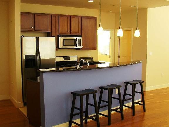 2nd image of 900 Barton St Unit 101