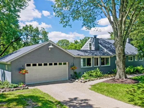 8139 Walnut St, New Albany, OH 43054