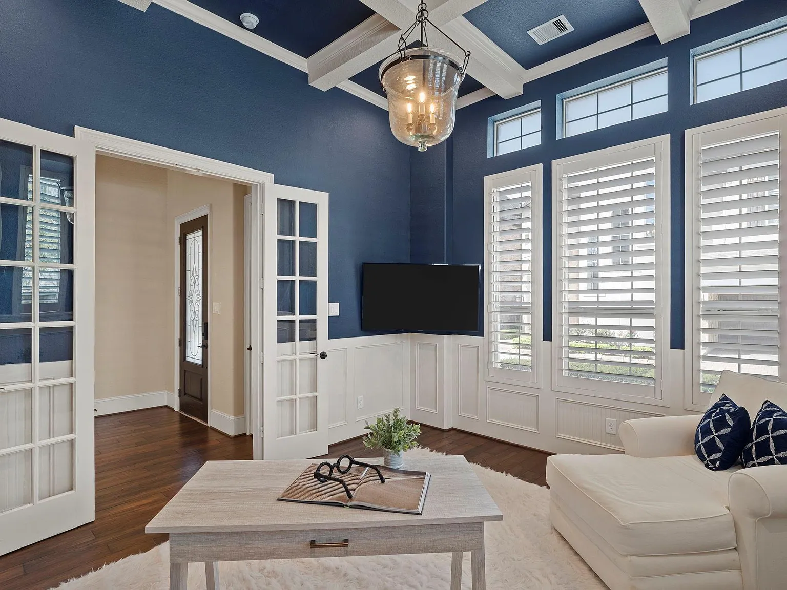 4 bed, 3.5 bath, 4722 sqft, $7,500 — Photo 4