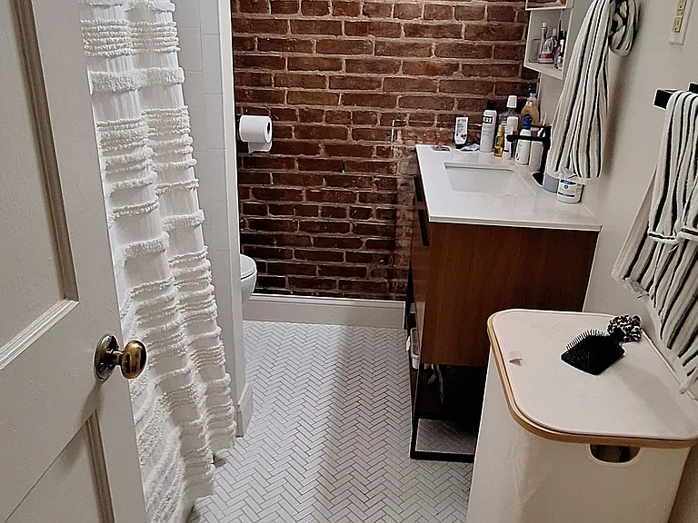 635 G St SE #2 — Photo 32