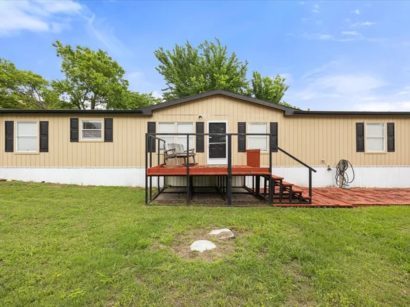 5821 Parkside Ct, Granbury, TX 76048