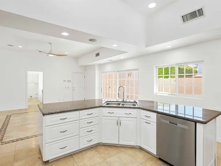 2025 E Balboa Blvd — Photo 36