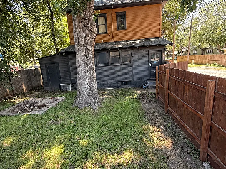 235 S Vine St — Photo 6