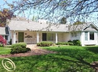 2120 W Long Lake Rd, West Bloomfield, MI 48323