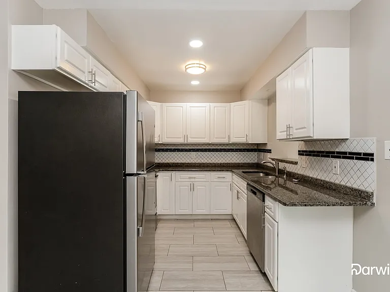 7132 Brookside Trl — Photo 2