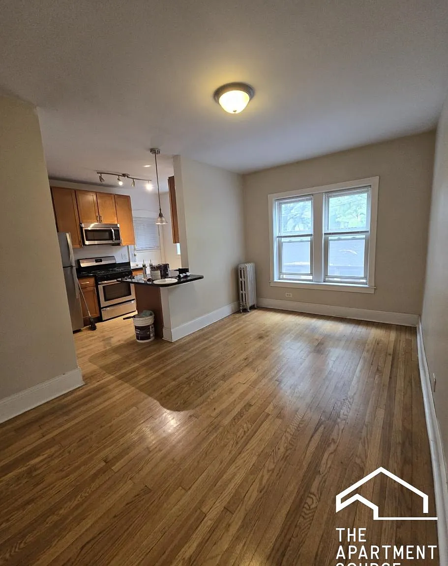 912 Reba Place #2 — Photo 3