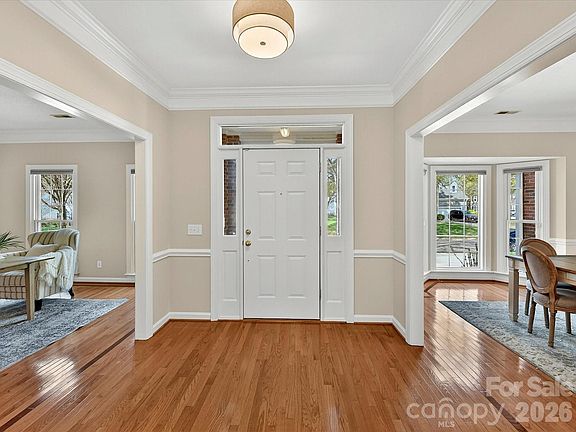 3rd image of 6711 Lyndonville Dr