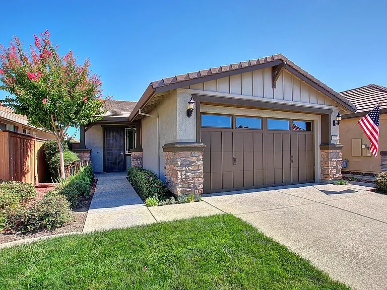 9855 Sheffield Way — Photo 1