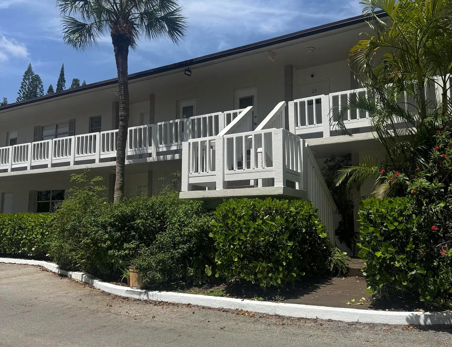 2 bed, 1.0 bath, 840 sqft, $1,800 — Photo 1