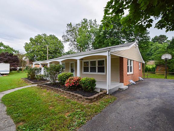 2nd image of 3262 Fleetwood Ave