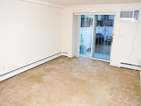 3rd image of 1-1510 Kennellworth Pl #1