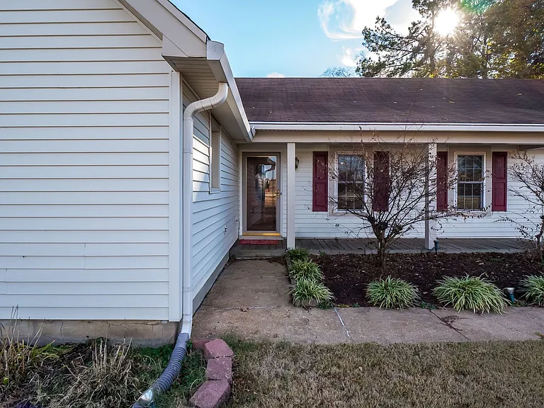 509 Shelton Rd — Photo 2