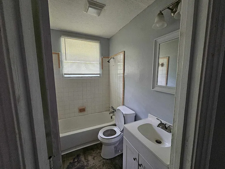 4567 Meadowmont Dr — Photo 7