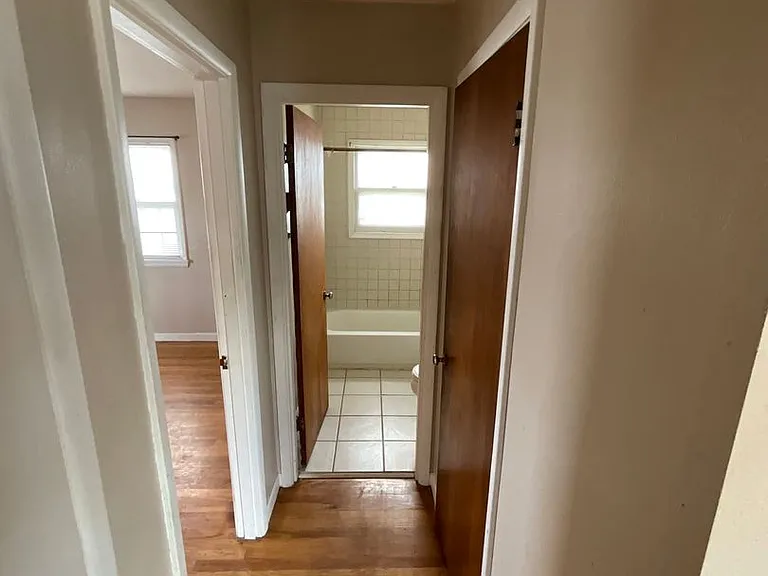306 Jefferson St — Photo 15