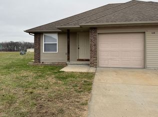 410A N Comanche, Clever, MO 65631