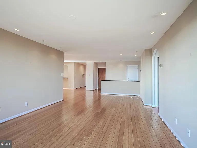 1800 Old Meadow Rd #1712A — Photo 21