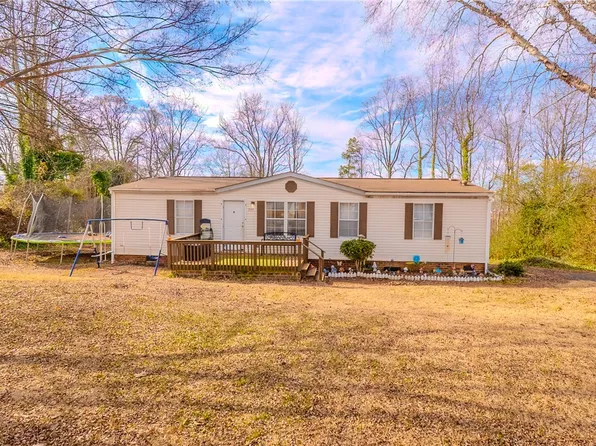 205 Ashwood Ln, Easley, SC 29640